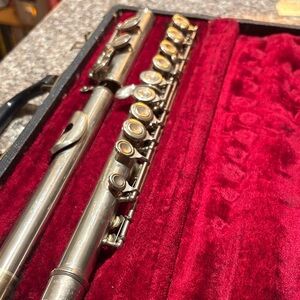 Vintage Bundy Silver Fute with Hardshell Case